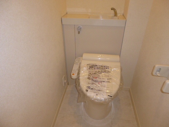 ＪＲ本四備讃線 茶屋町駅 徒歩30分 2階建 築13年のトイレ写真