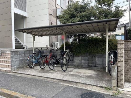 レオパレスestの外観写真