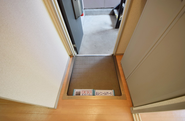 サニーサイド南大沢C棟の玄関写真
