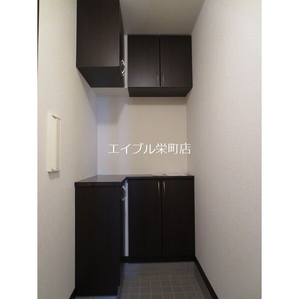札幌市東区 3階建 築17年の玄関写真
