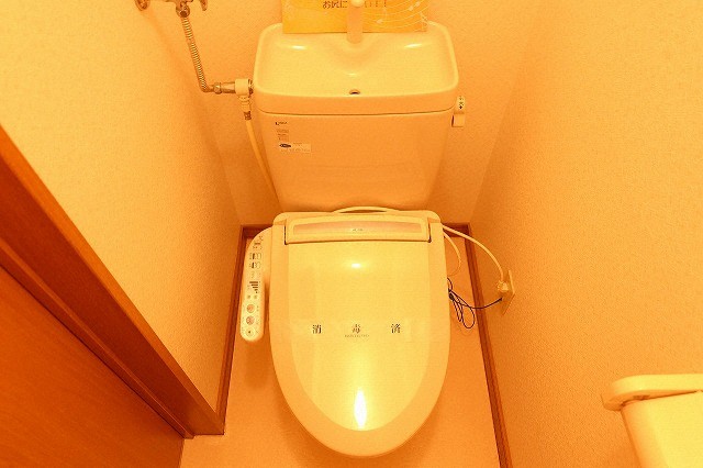 トイレ　清潔感のあるウォシュレット付きのトイレです♪