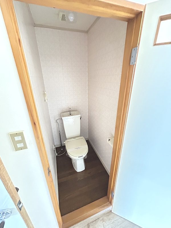 トイレ　写真は307号室です（参考）
