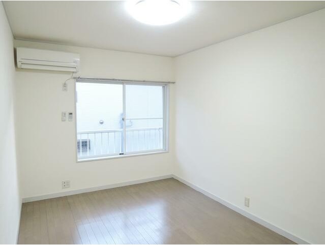 居室・リビング　開放感のあるゆったりとしたお部屋です♪