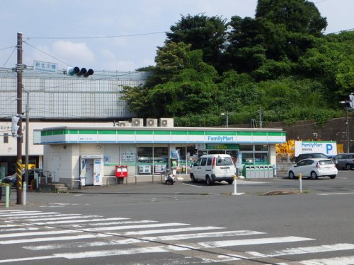 コンビニ　ファミリーマート 都筑インター店（コンビニ）まで661m