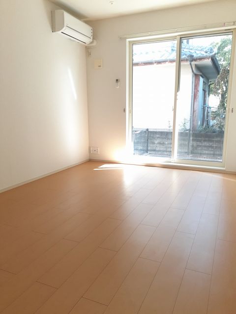 ルート3&M・YVIの居間写真