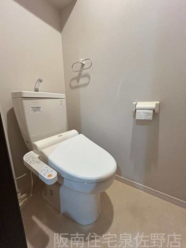 南海本線 泉佐野駅 徒歩7分 2階建 築16年のトイレ写真