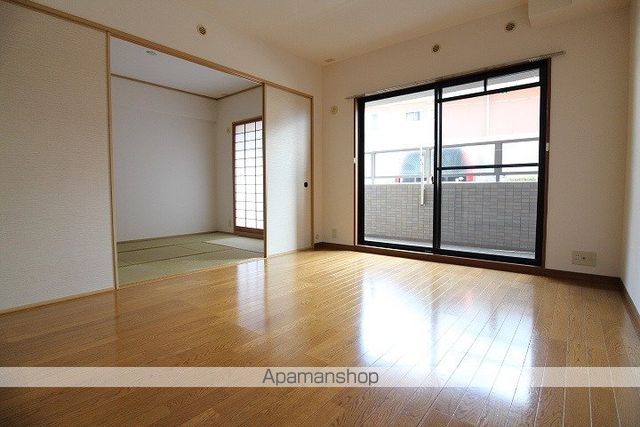 トニーコートの居間写真