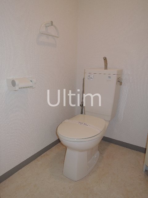 トイレ　別部屋のお写真です。ご参考までに！