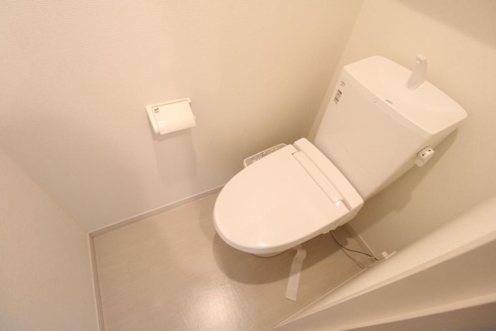 トイレ　※同施工会社参考写真