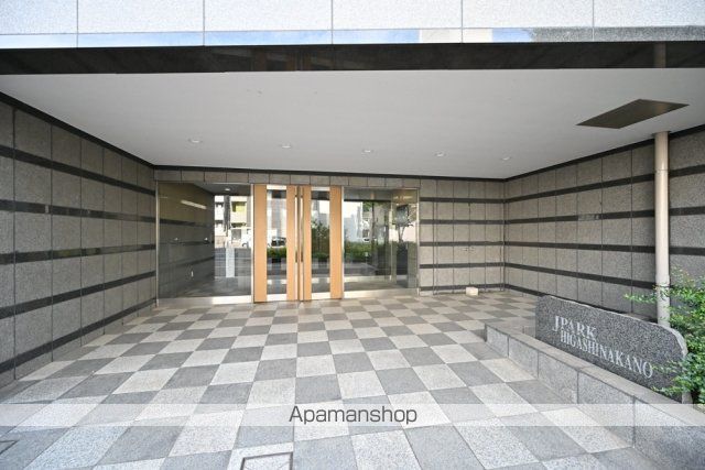 都営大江戸線 東中野駅 徒歩5分 7階建 築30年の外観写真