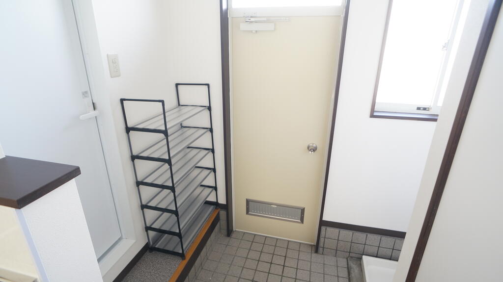 玄関　シューズラックあります