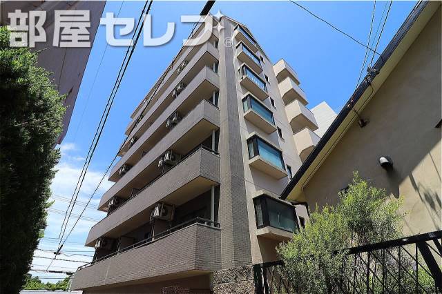 建物外観　重厚感ある外観です。