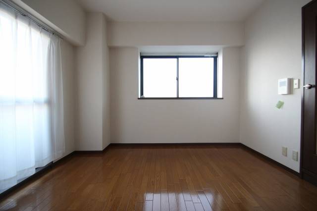 居室・リビング　角部屋のお部屋です。