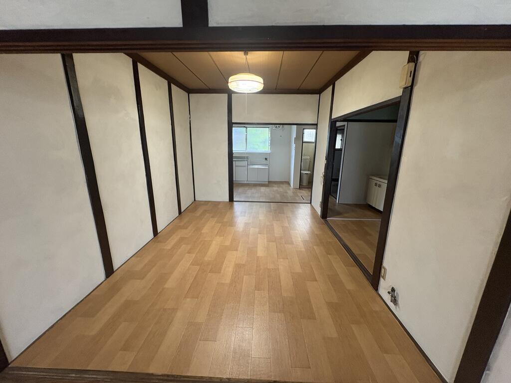 守山区貸戸建ての居間写真