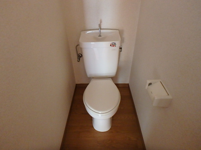 東武東上線 ときわ台駅 徒歩10分 2階建 築33年のトイレ写真