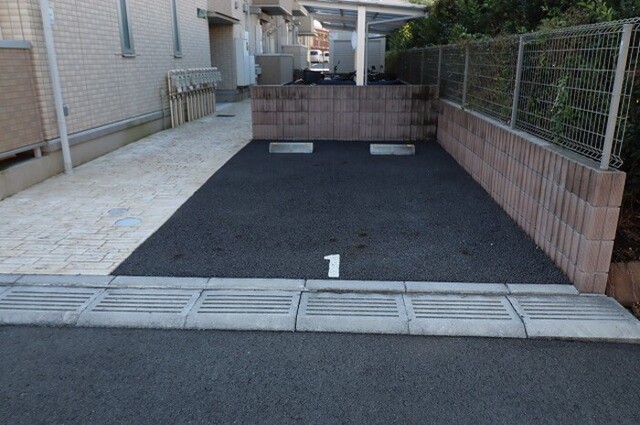 駐車場　駐車場