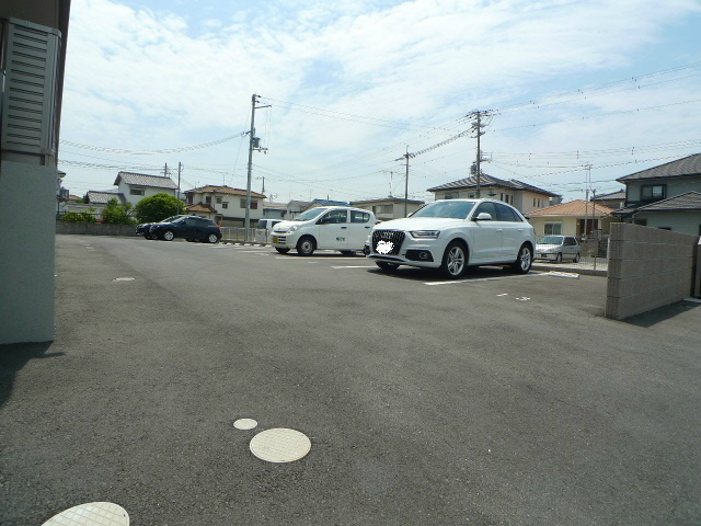 駐車場　駐車スペースあります！
