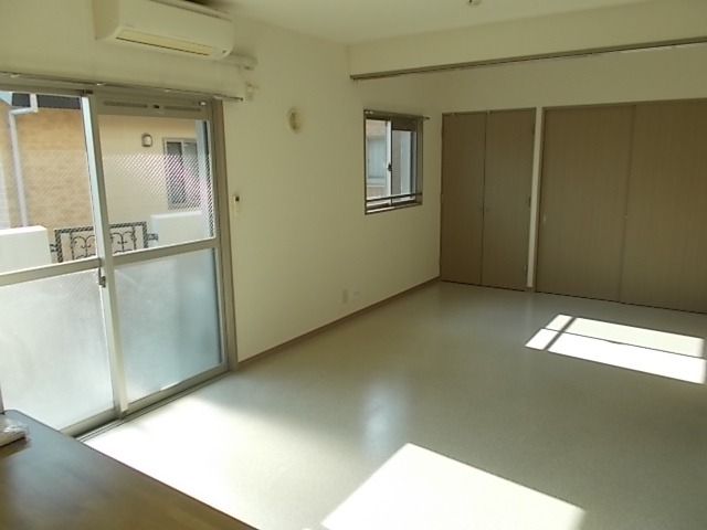 ＪＲ東海道本線 浜松駅 徒歩17分 3階建 築21年の居間写真