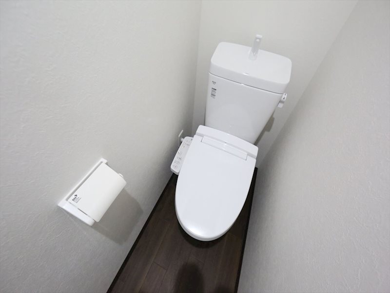 トイレ　温水洗浄暖房便座付トイレ