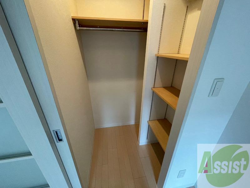 収納　寝室の収納です。部屋がすっきり片付きます。