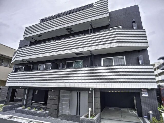 京急本線 六郷土手駅 徒歩8分 築5年