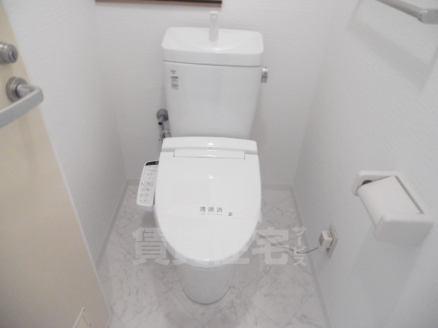 ＪＲ東海道本線 千里丘駅 徒歩15分 6階建 築37年のトイレ写真