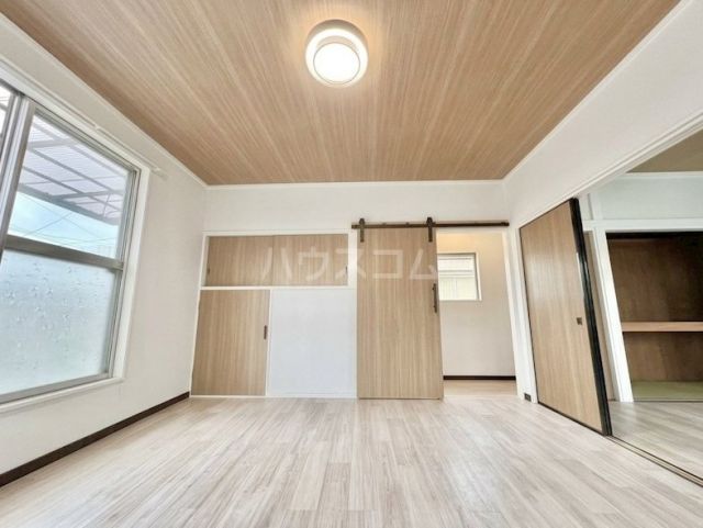 岩槻区金重戸建の居間写真
