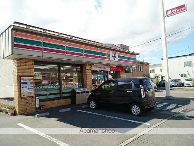 コンビニ　セブンイレブン春光１条店（コンビニ）まで500m