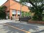 中学校　世田谷区立烏山中学校（中学校）まで865m