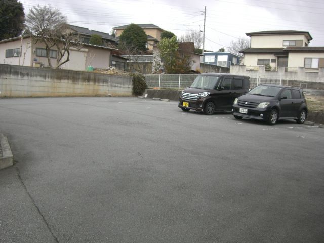 駐車場　『山翡翠の杜III 』