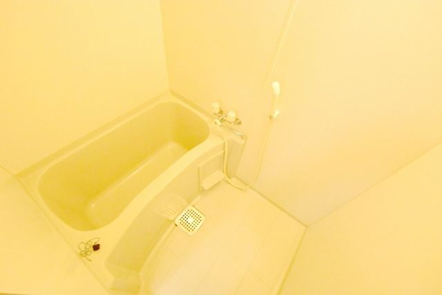 バス・シャワールーム　★バスルームとトイレは別です★