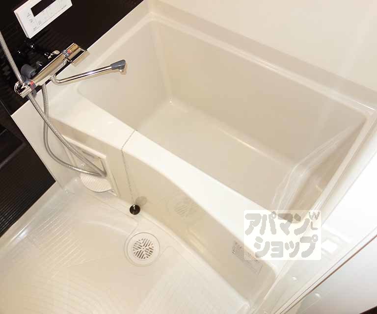 ベラジオ雅び烏丸十条IIの風呂写真