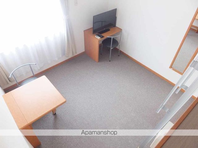 レオパレスフローラの居間写真