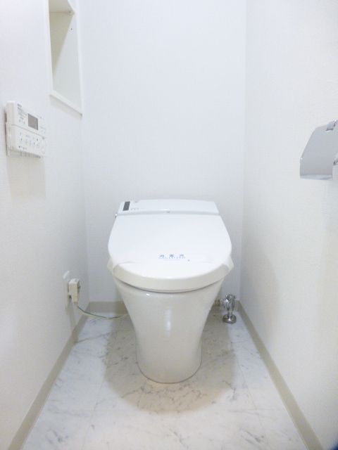 トイレ　※別部屋の参考写真です。