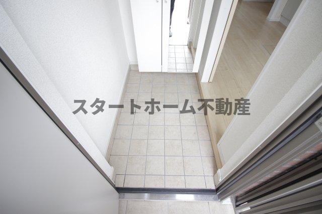 玄関　収納もある玄関です