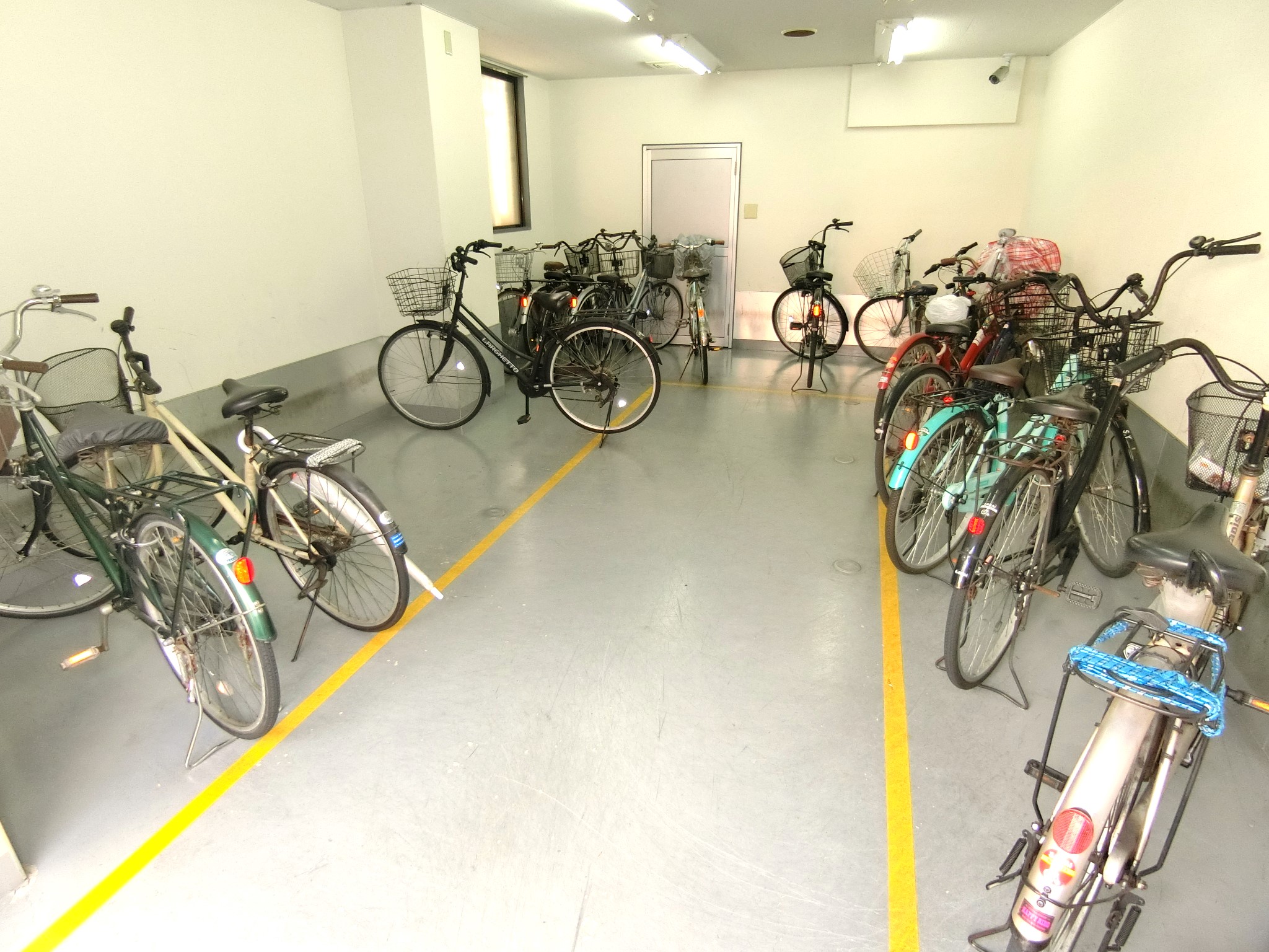 その他共有部分　屋内駐輪場を完備です☆