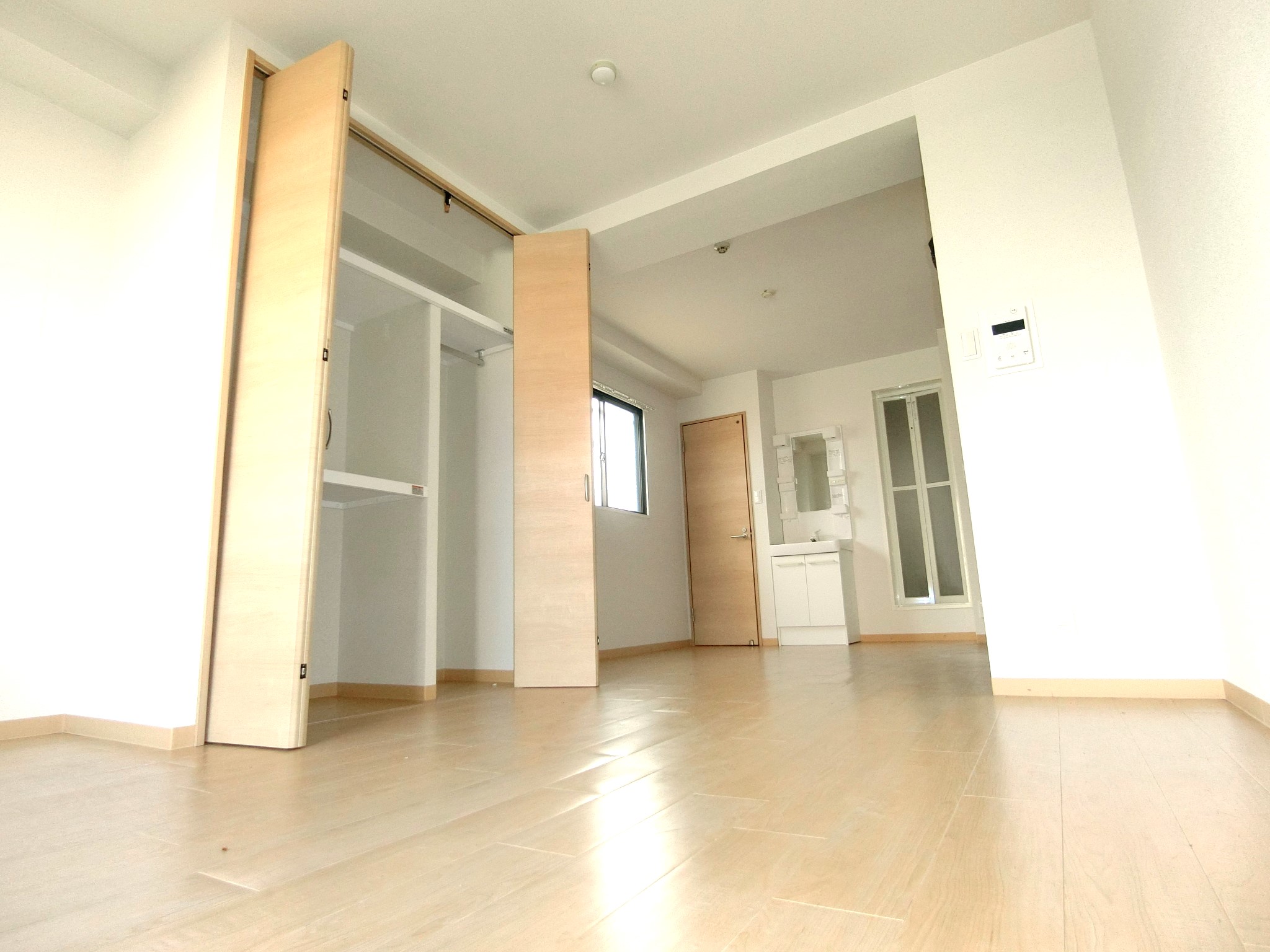 その他　クローゼツト完備の広々とした明るいお部屋です☆
