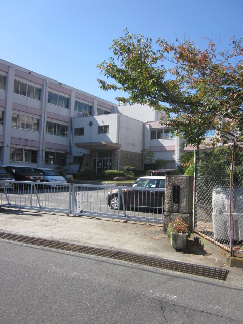 小学校　桑名市立大成小学校（小学校）まで657m