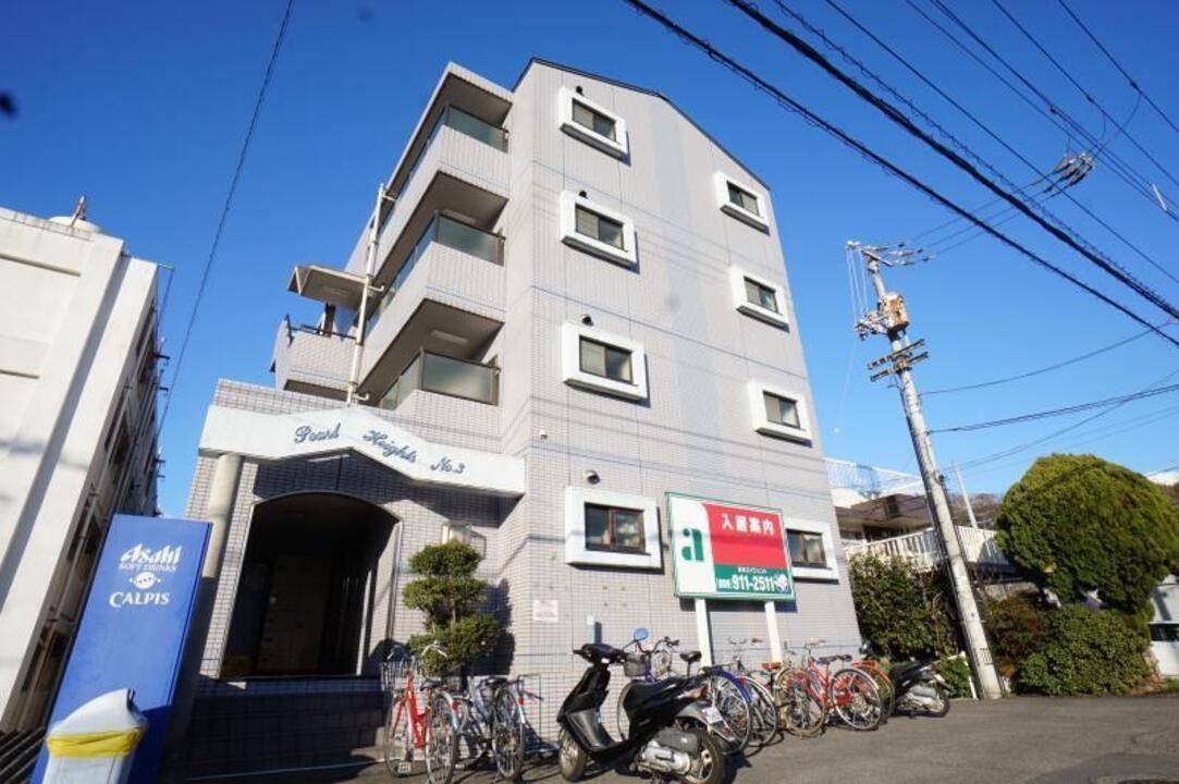 【松山市御幸のマンションの建物外観】