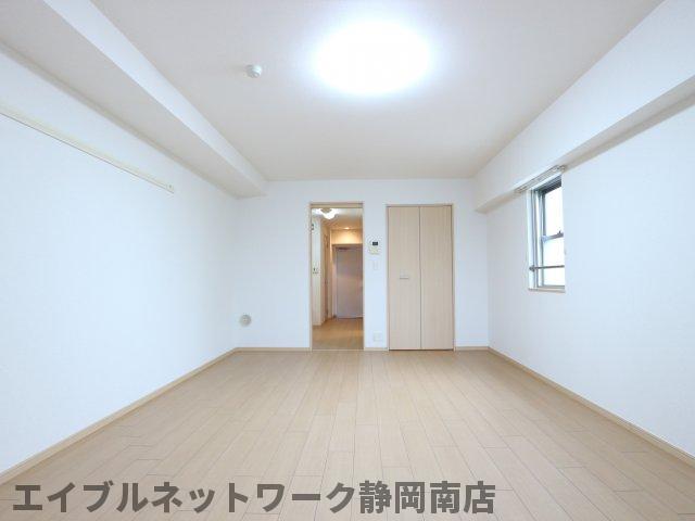 その他部屋・スペース　ゆったり過ごせる居間です