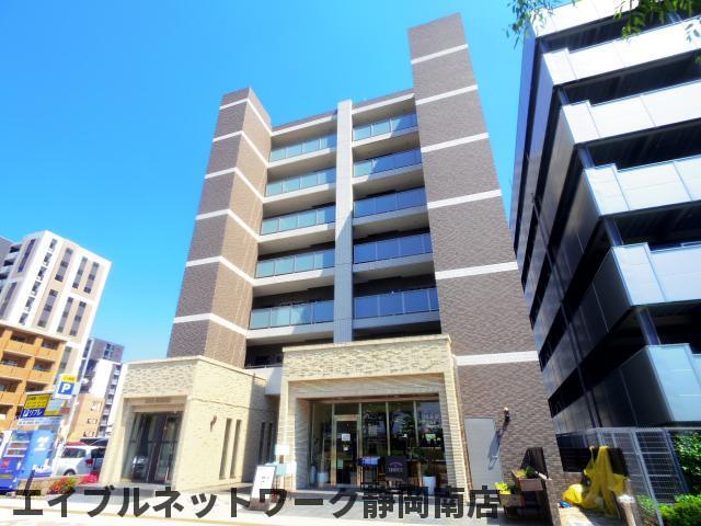 静岡市駿河区曲金のマンションの建物外観