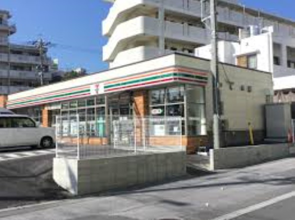 コンビニ　セブンイレブン 那覇楚辺店（コンビニ）まで574m