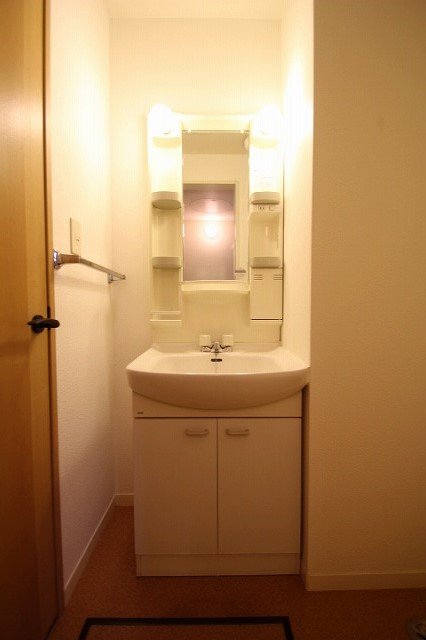 洗面設備　同物件別室です