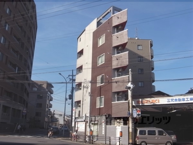 【京都市上京区西院町のマンションの建物外観】