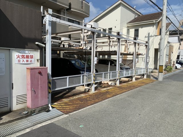 【姫路市北条梅原町のマンションの駐車場】