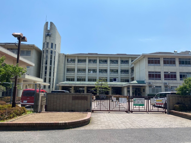 中学校　広島市立城山北中学校（中学校）まで700m