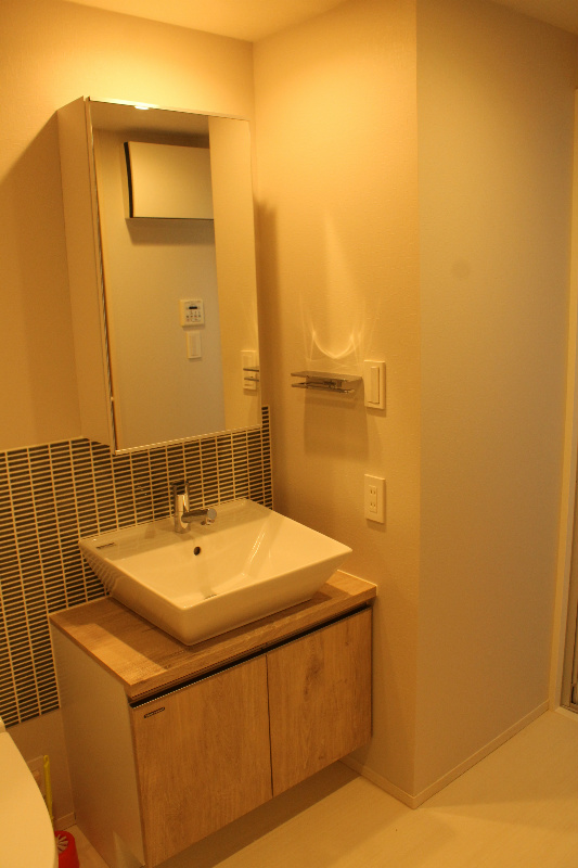 洗面設備　★《見学予約受け付け中》家具家電付きハイグレードマンション★