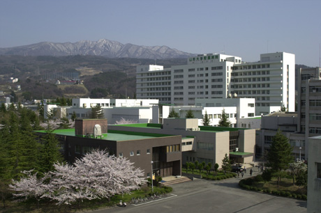 病院　山形大学医学部附属病院（病院）まで1398m