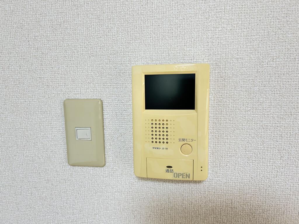 セキュリティ　カメラ付きインターホンです。