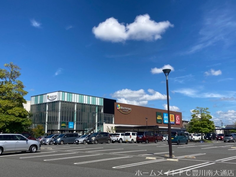 ショッピングセンター　マチニワ豊川店（ショッピングセンター）まで377m